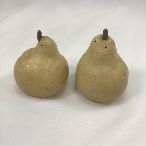 Patricia Garrett Studio pear salt & pepper shakers - Picture 2 of 6